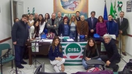 Evento Ust Cisl, “La memoria è futuro. Valori educativi e rinascita dell’umanità” In apertura dell’evento, si sono avvicendate Elena Festa con la lettura di una poesia e la Segretaria Nausica Sbarra, la quale ha voluto evidenziare la particolare fase storica nella quale stiamo vivendo