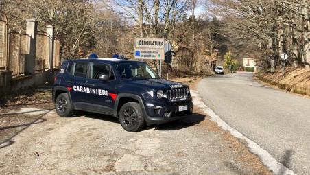 I controlli dei Carabinieri in Calabria sulla detenzione di alcuni cani di grossa taglia. Sanzioni È vietato l’utilizzo di strumenti di coercizione come i collari a strozzo o elettrici, l’impiego di animali come premio/regalo per giochi, feste, sagre e lotterie, l’utilizzo degli stessi nelle pratiche di accattonaggio o in attività che ne comportino sofferenze fisiche