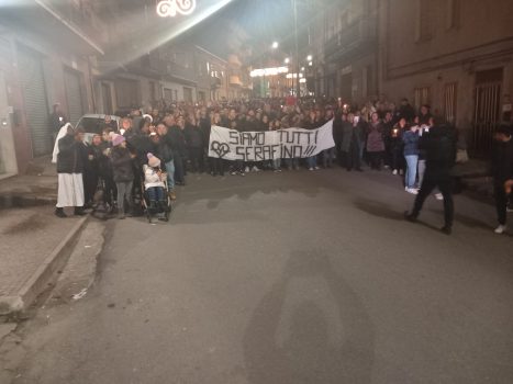 Sanita nel caos, dopo Polistena adesso San Giovanni in Fiore si ribellano allo sfascio della politica nel controllo degli ospedali. Quasi 7000 persone per ricordare l’ennesimo morte di malasanità di Serafino Giorgi