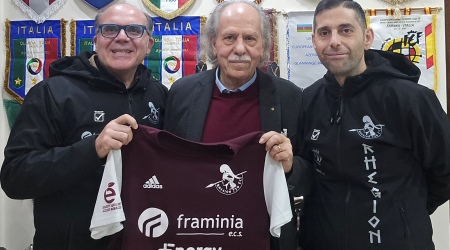 Mimmo Praticò quale Presidente onorario della ASD Rhegion 730 FC Si tratta della romantica chiusura di un cerchio, perché la nostra realtà è nata da un gruppo di amici che sono diventati tali grazie all'esperienza della famiglia Praticò alla guida della Reggina