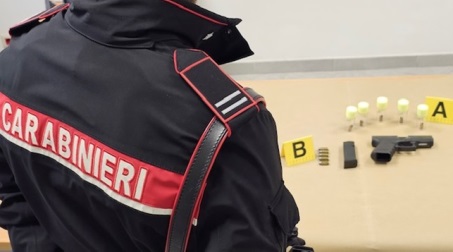 Detenzione di un’arma clandestina, arrestato un 48enne in Calabria L’operazione è stata eseguita al termine di attività info-investigativa approfondita dai carabinieri