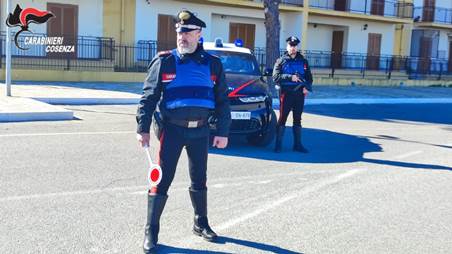 Sorpreso in auto con 125 dosi di hashish:  giovane arrestato dai Carabinieri della Sezione Radiomobile L’atteggiamento particolarmente nervoso esternato dall’interessato durante le fasi del controllo ha indotto gli operatori ad approfondire l’attività in corso