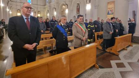 La Polizia Municipale di Reggio Calabria celebra il patrono San Sebastiano Alla funzione religiosa, celebrata nella Chiesa di San Sebastiano Martire al Crocefisso, hanno partecipato, oltre a molti appartenenti al Corpo di Polizia locale, i vertici delle forze dell'ordine e i rappresentanti delle massime autorità civili, militari e religiose