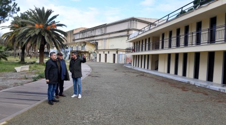 Lido comunale, consegnata la parte dei lavori di competenza del Segretariato regionale del MIC L'Assessore Costantino: «Questi lavori saranno diretti da funzionari della Soprintendenza: aggiungiamo così un ulteriore tassello con l'obiettivo di rendere la struttura fruibile a tutti gli effetti»